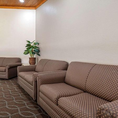 Econo Lodge Lafayette Buitenkant foto