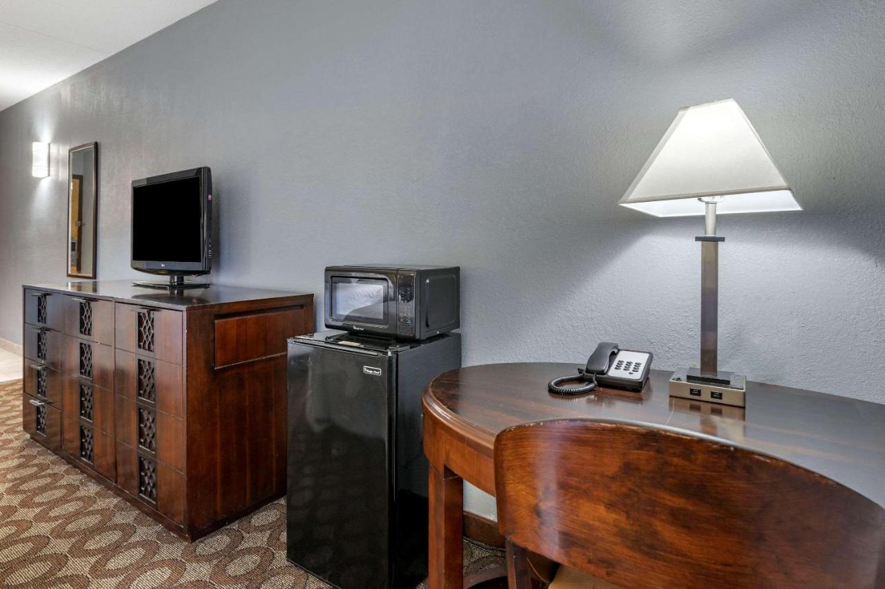Econo Lodge Lafayette Buitenkant foto